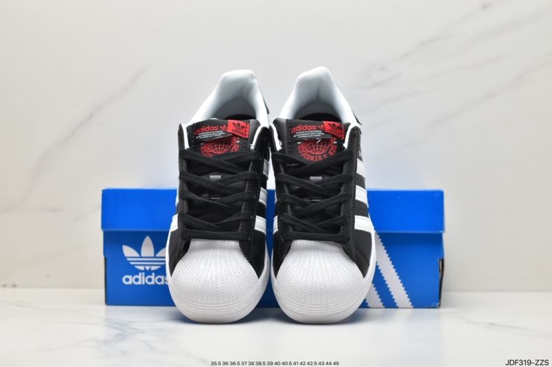 Adidas Sneakers